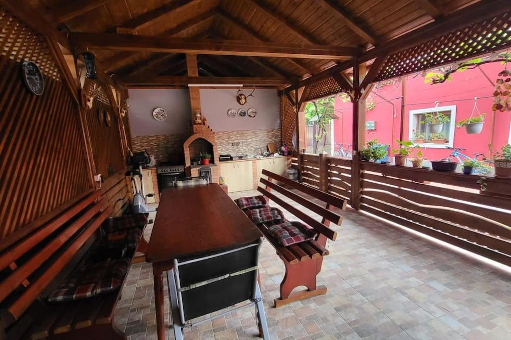 Casa In Oradea !别墅 外观 照片